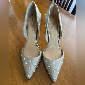Jewel Badgley Mischka Bridal Glittering Pearl Heels